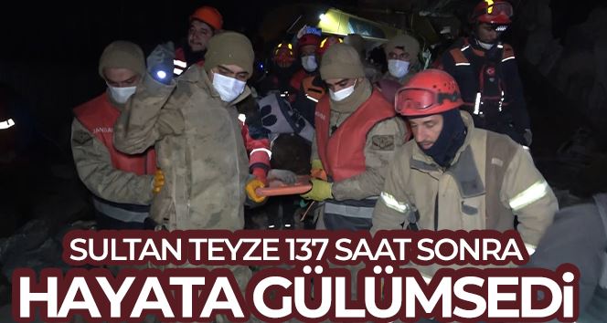 Hatay’da Sultan teyze 137 saat sonra enkaz altından çıkartıldı