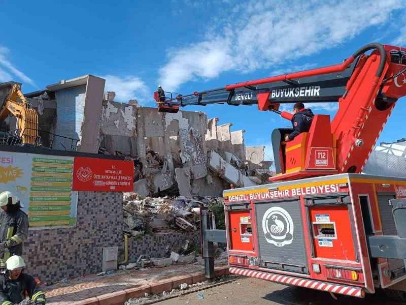 Denizli Büyükşehir ekipleri 36 cana can oldu