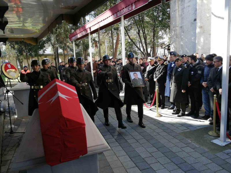 Gaziantep’te depremde hayatını kaybeden yedek astsubay Cengizhan Üz, Üsküdar’da son yolculuğuna uğurlandı
