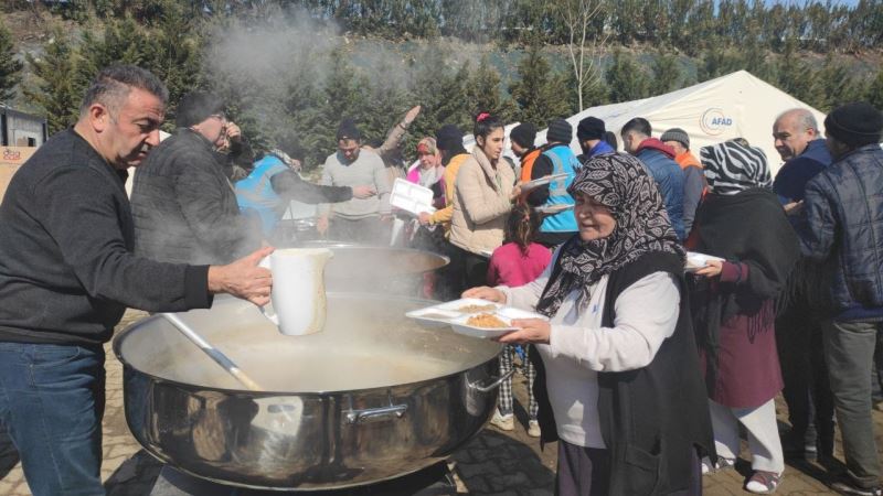 Develi’den Kahramanmaraş’ta aşevi desteği
