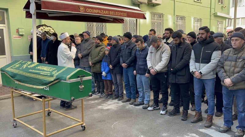 Hatay’da enkaz altından çıktı, Kütahya’da yangında hayatını kaybetti
