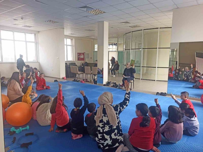Kırşehir AEÜ, depremden etkilenen çocukları rehabilite ediyor
