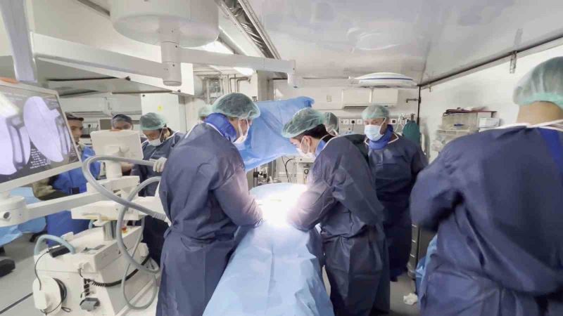 TSK’nın sahra hastaneleri vatandaşların tedavisini aralıksız sürdürüyor
