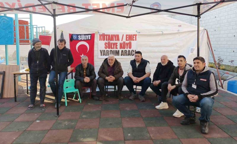 Emet Sülye köylülerinden Kahramanmaraş’ta yaklaşık bin kişiye sıcak yemek
