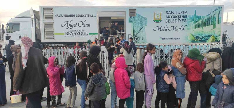 Her gün binlerce depremzedeye sıcak yemek
