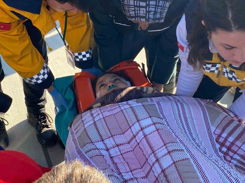 Depremin 248. saatinde enkazdan çıkarılan Aleyna Ölmez, Ankara’ya sevk edildi
