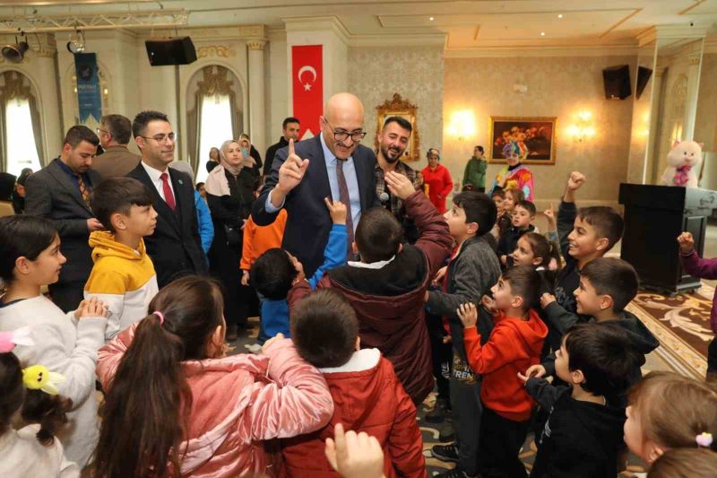 İpekyolu Belediyesi’nden depremzede çocuklara moral etkinlikleri