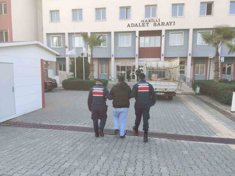 Aydın-Denizli otoyol şantiyesinden 3 ton demir çalan şahıs yakalandı
