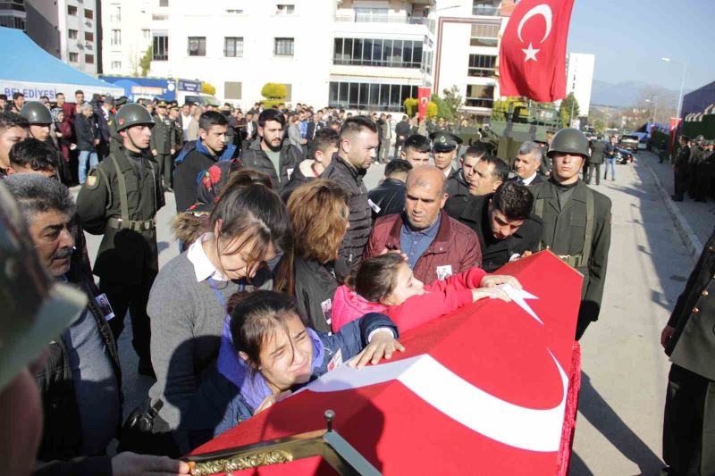 İzmir’de şehide yürek yakan veda: 4 çocuk yetim kaldı
