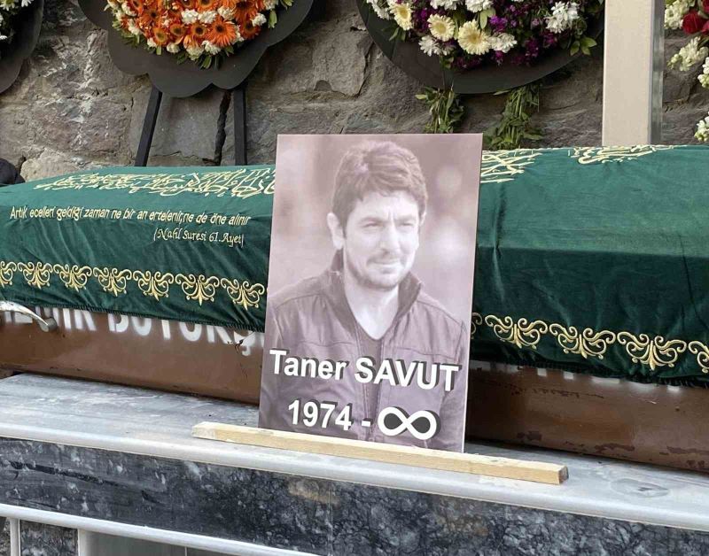 Hatayspor Sportif Direktörü Taner Savut İzmir’de son yolculuğuna uğurlandı
