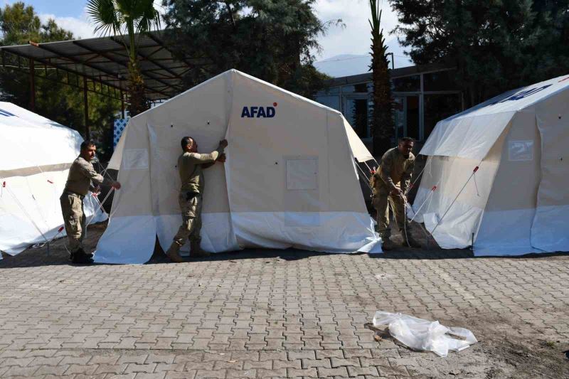 Payas’ta depremzedeler için kurulan çadır sayısı 580’e ulaştı
