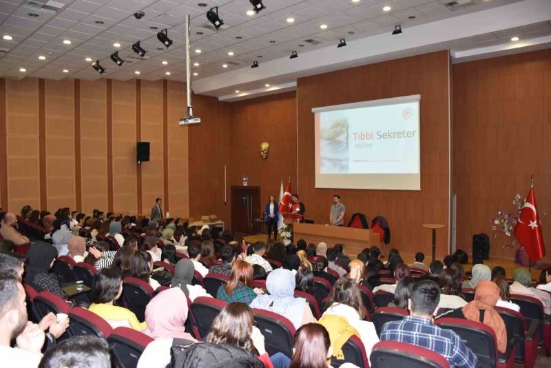 Aydın’da göreve başlayan 180 tıbbi sekretere eğitim
