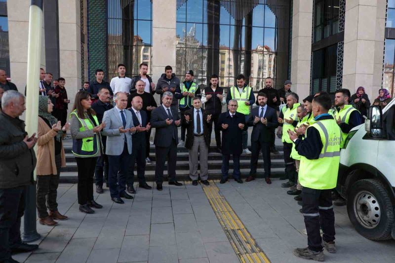 Kütahya Belediyesi’nden deprem bölgesine yeni ekip