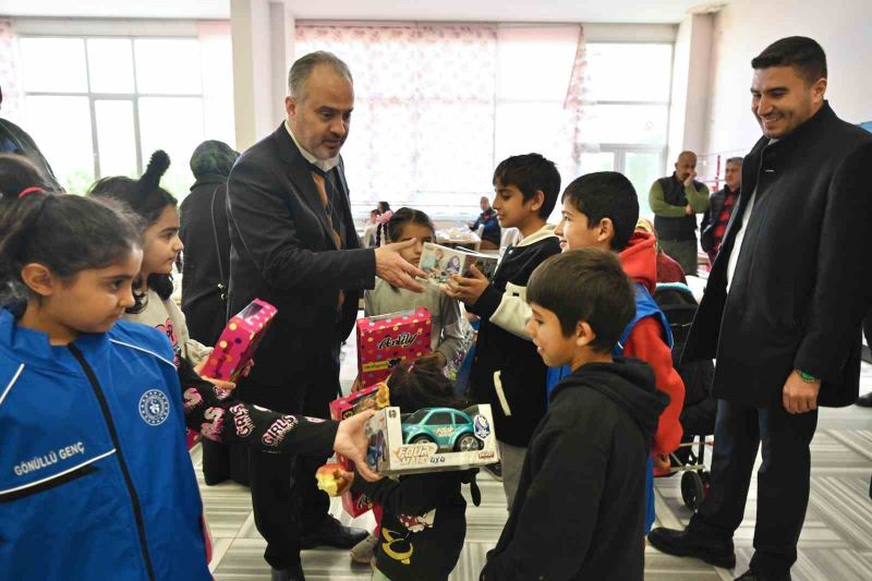 Başkan Aktaş, Bursa’da depremzedeleri ziyaret etti