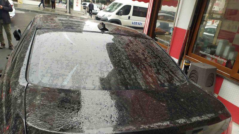 İstanbul’da yağmur yerine çamur yağdı