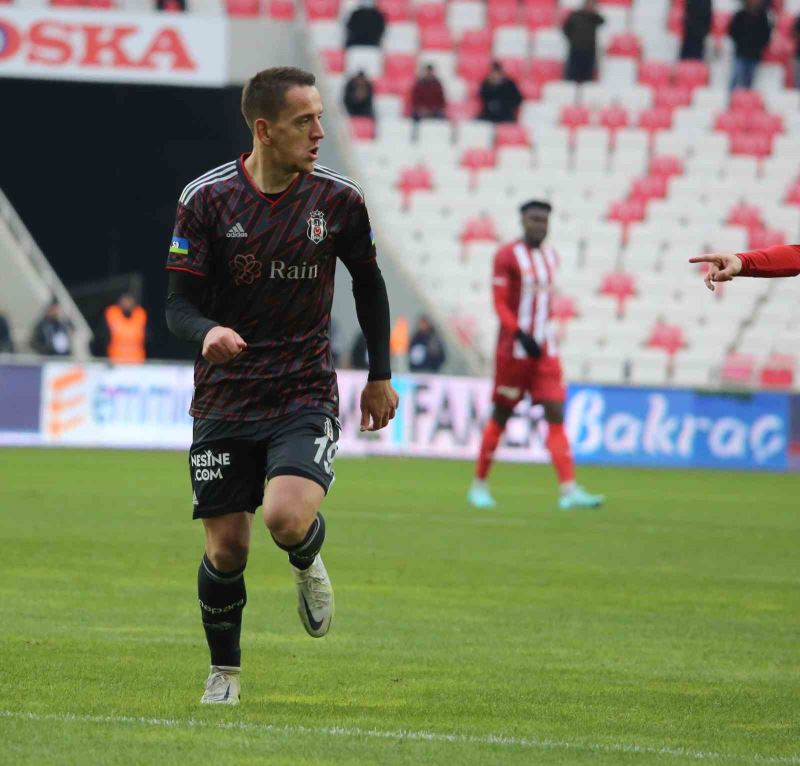 Beşiktaş’ta Amir Hadziahmetovic 11’de başladı
