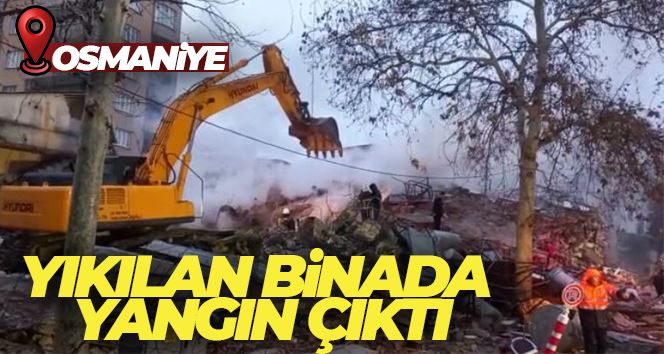 Yıkılan 9 katlı binada yangın çıktı