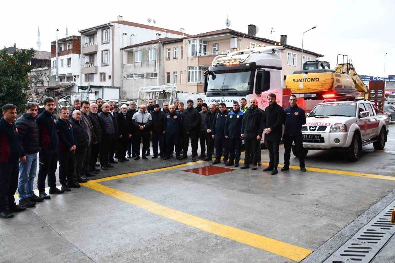 Altınova’dan deprem bölgesine ilk sevkiyat