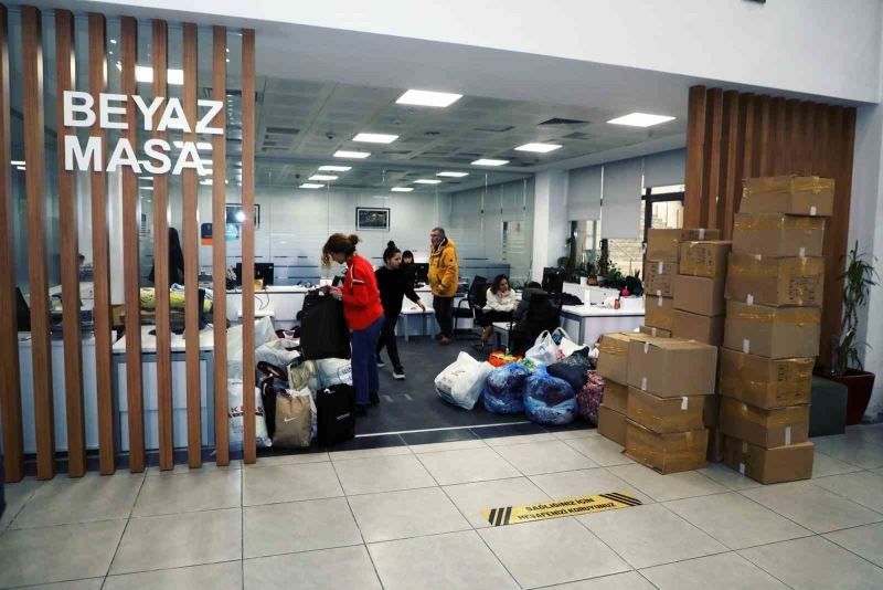 Eyüpsultan deprem bölgesindeki vatandaşlar için tek yürek oldu