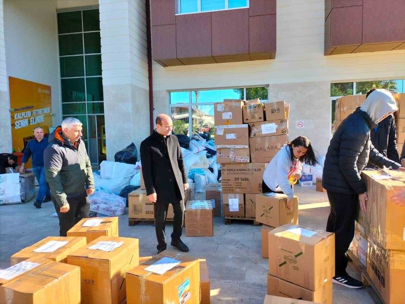 Köyceğiz’de depremzedeler için yardım kampanyası devam ediyor