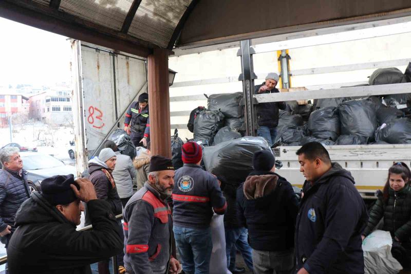 Gülüç Belediyesi yardımları yola çıkarıyor