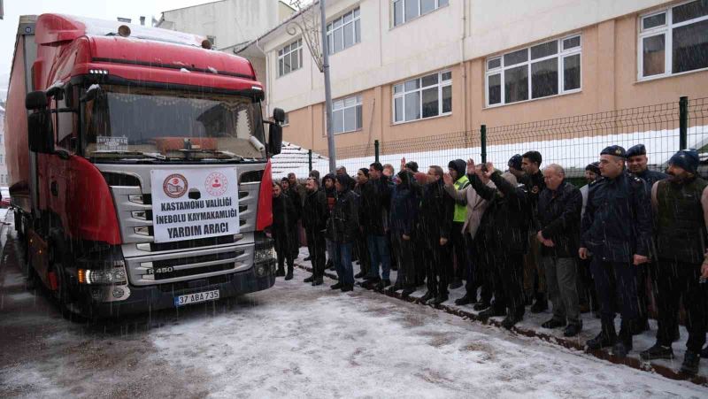 Kastamonu’dan deprem bölgesine 16 tır yardım gönderildi