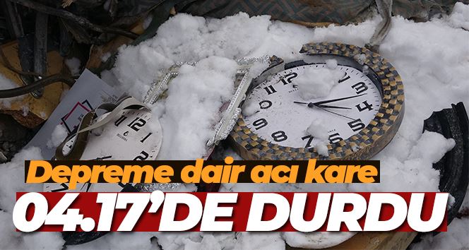 Enkazın altında bulunan duvar saati 04.17’de durmuş