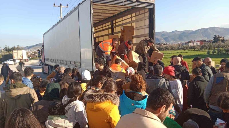 Atakum’un yardım tırları afet bölgesine ulaştı