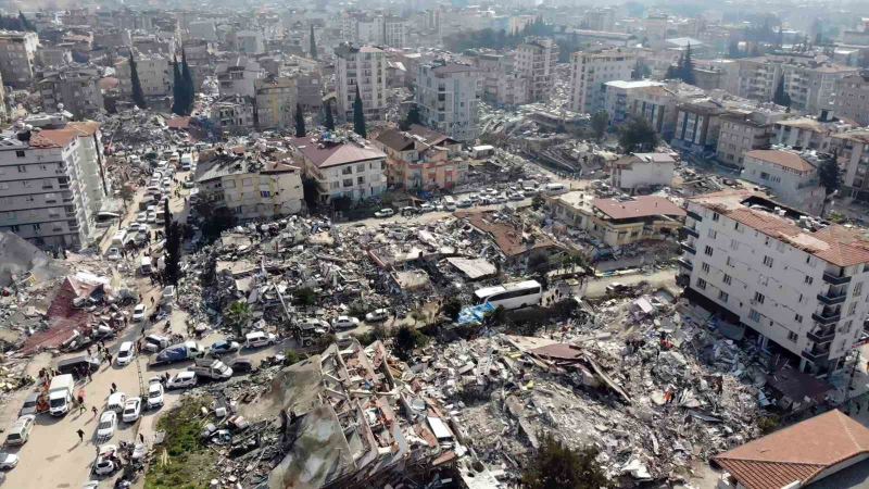 Defne’de depremin yol açtığı yıkım havadan görüntülendi
