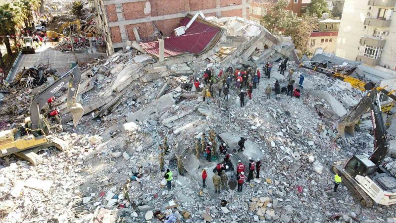 Başkan Soykan bir maaşını depremzedelere bağışladı

