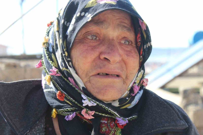 70 yaşındaki Fatma Özdilli yaşadığı korku dolu anları gözyaşları içinde anlattı
