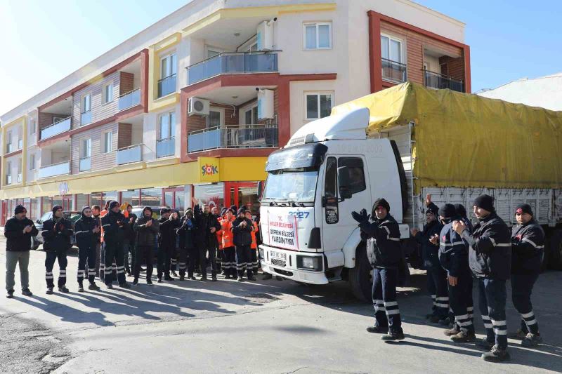 Efeler’den deprem bölgesine yardımlar devam ediyor