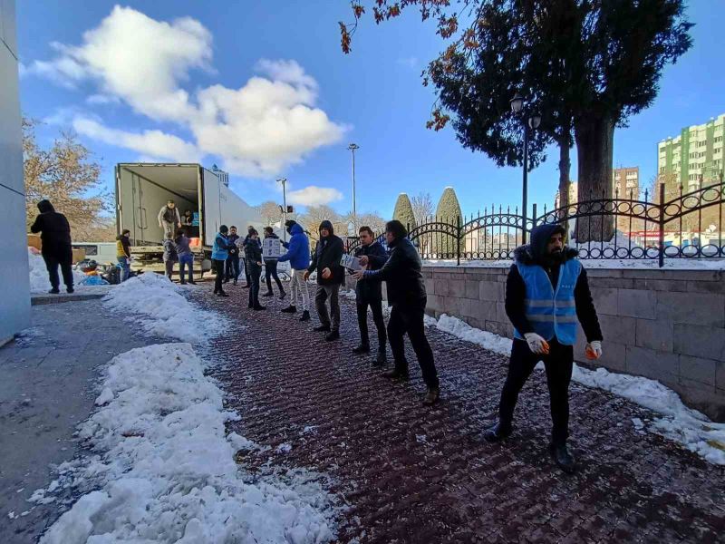 KTO’dan depremzedelere yardım sürüyor