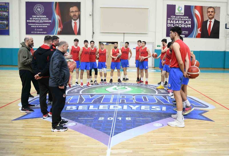 Çayırova Belediyesi Basketbol Takımı rakibine kapılarını açtı
