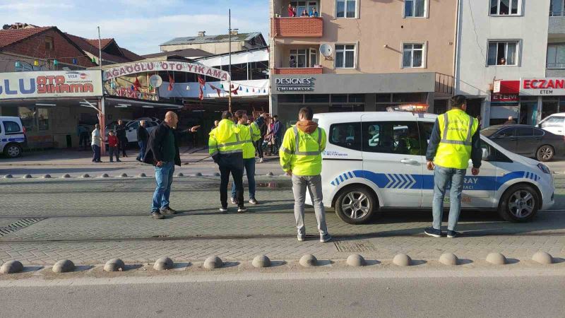 Okuldan çıkan öğrenci tramvay altında kaldı
