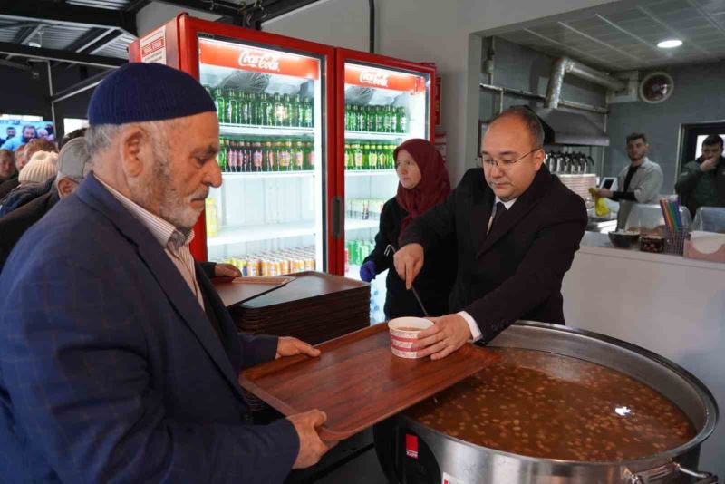 Çanakkale zaferinin nasıl elde edildiğinin hatırlatılması amacıyla buğday çorbası ve üzüm hoşafı ikram edildi
