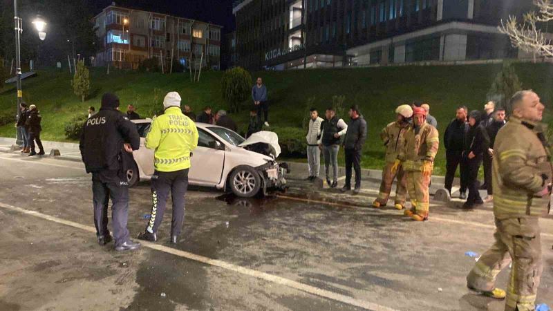 Silivri’de otobüs ile otomobil çarpıştı: 1 ölü, 2 yaralı