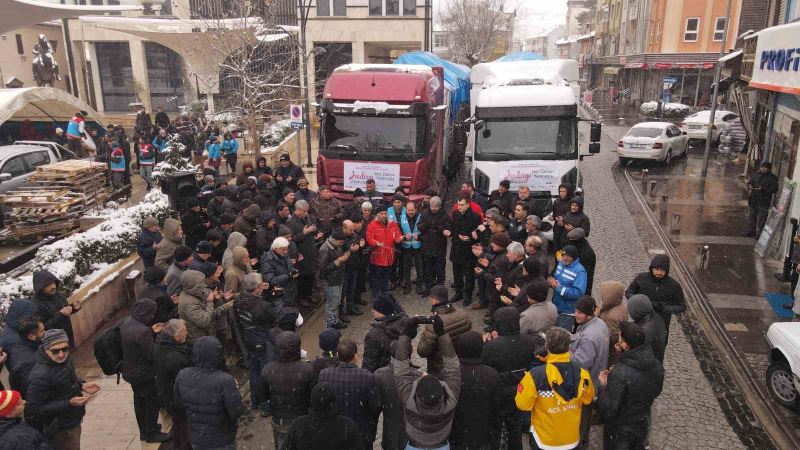 Sındırgılı vatandaşlar depremzedeler için seferber oldu
