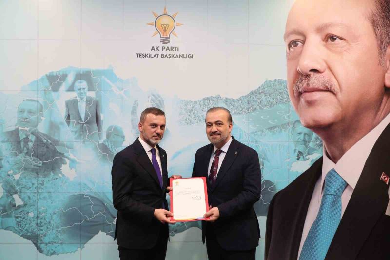 AK Parti Kocaeli İl Başkanı Şahin Talus mazbatasını aldı
