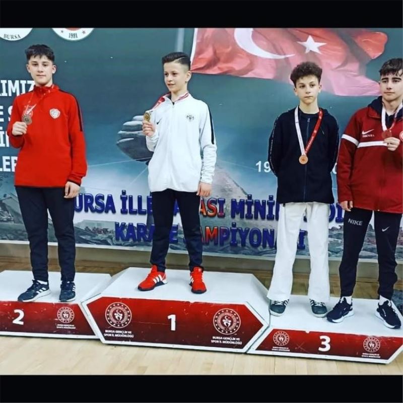 ‘Bursa İller Arası Karate Şampiyonası’nda büyük başarı
