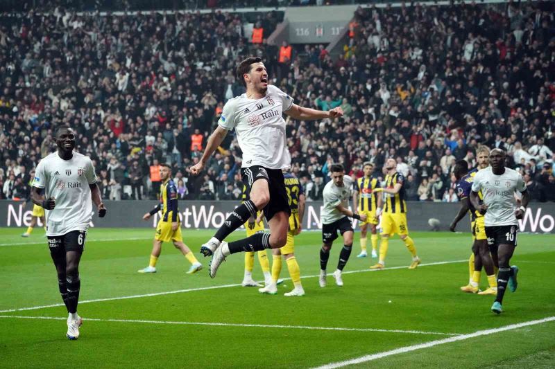 Spor Toto Süper Lig: Beşiktaş: 1 - MKE Ankaragücü: 0 (İlk yarı)
