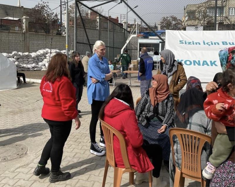 Başkan Subaşı, çadır kentlerde depremzedelerle buluştu