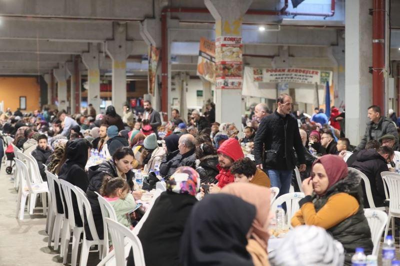 Birlik ve beraberlik içinde oruçlar açıldı
