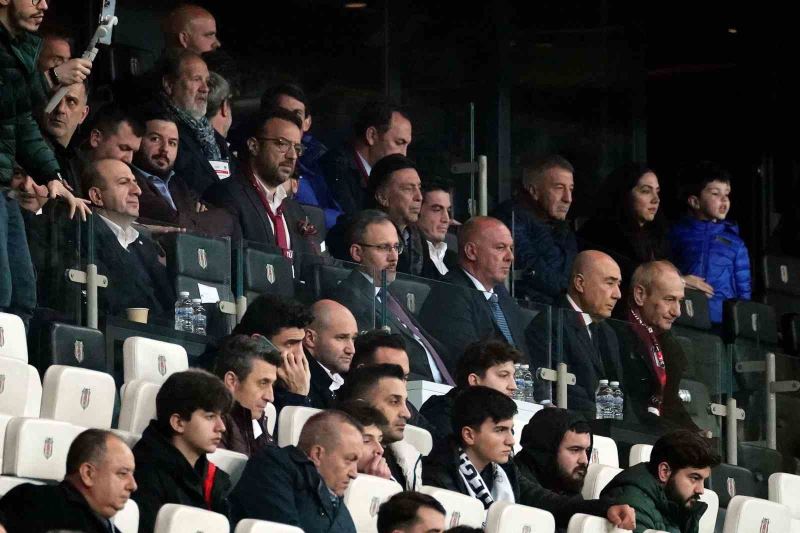 Bakan Kasapoğlu, Beşiktaş-Atletico Madrid maçını tribünden takip etti
