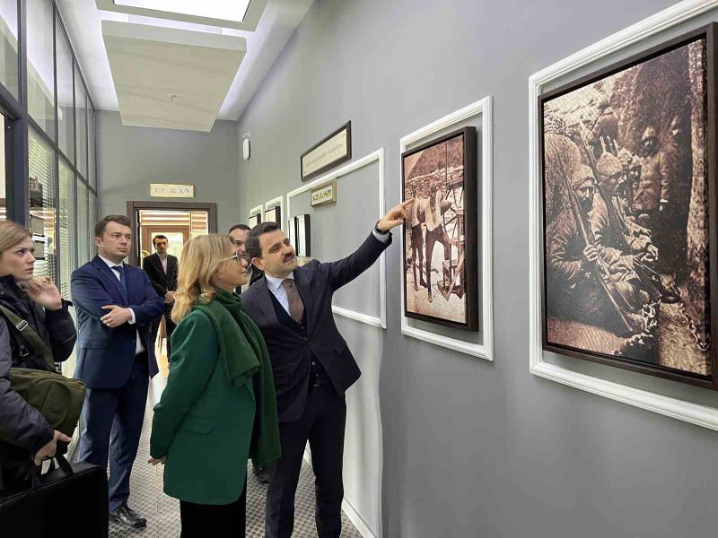 Eski Başbakan Tansu Çiller, Tarihi Alan ile ilgili bilgi aldı
