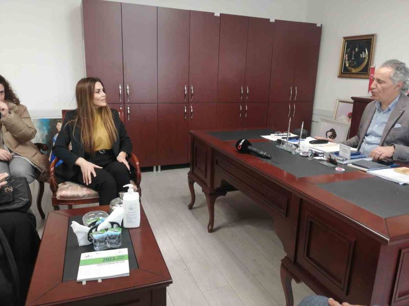 AK Parti milletvekili adayına Bostancı’da yoğun ilgi
