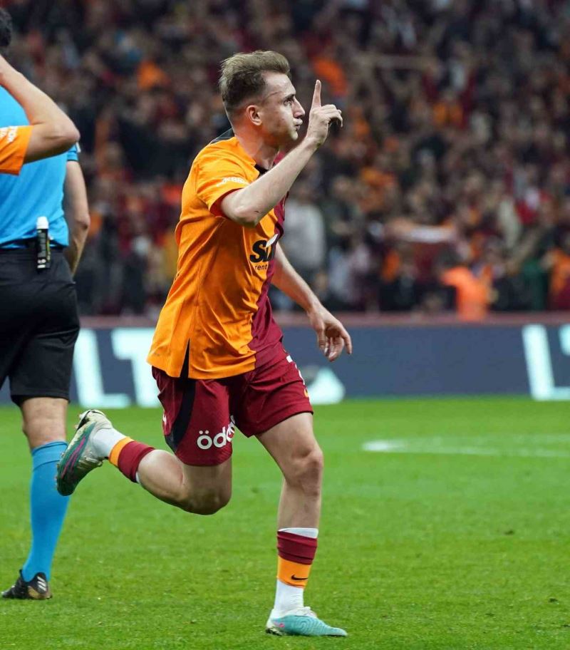 Kerem Aktürkoğlu’nun ligdeki 8. gol sevinci
