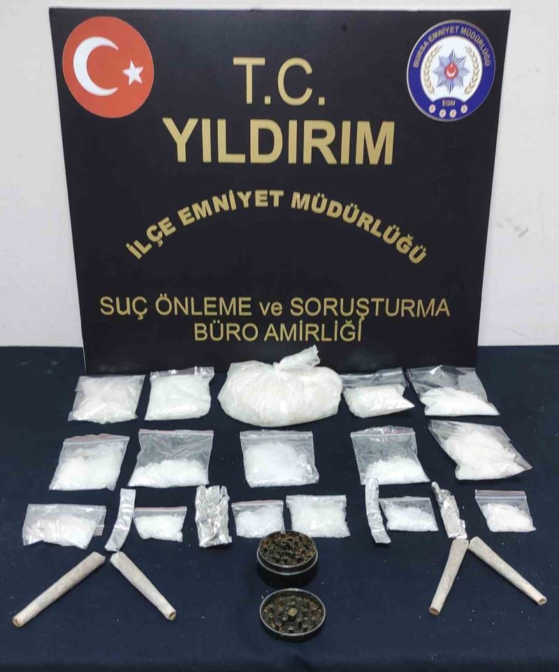 Bursa polisi 34 suç kaydı bulunan zanlıyı 530 gram uyuşturu ile yakaladı
