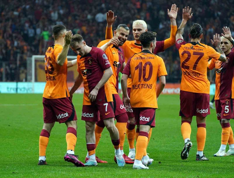 Galatasaray 5 hafta İstanbul’dan çıkmayacak
