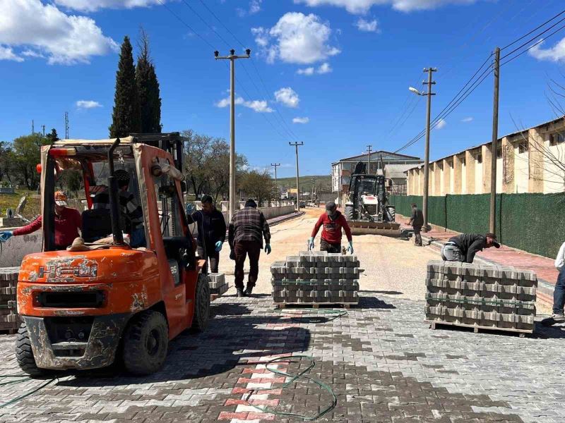 Ezine Belediyesi çevre düzeni çalışmalarını sürdürüyor